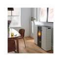 Estufa pellets Pyreias 7Kw, calefacción eficiente y moderna