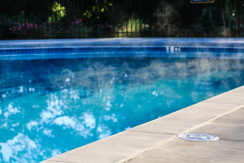 climatizacion de piscina privada al aire libre