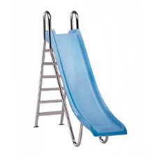 Toboganes y trampolín piscina